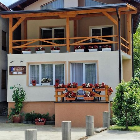 Studio Apartman SAJRA Kulen Vakuf Esterno foto